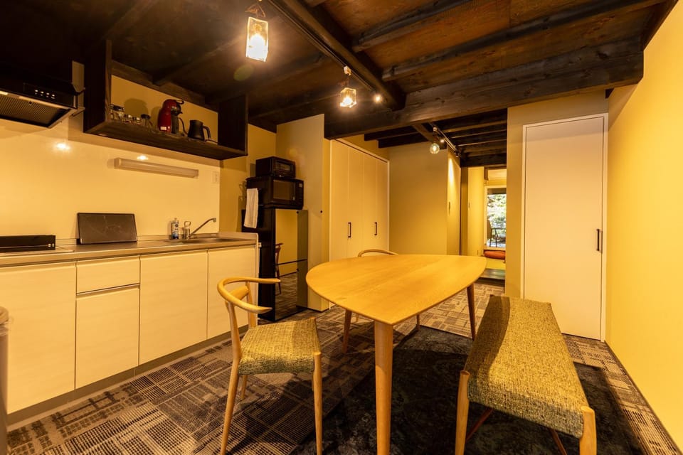 Dining area, kitchen
