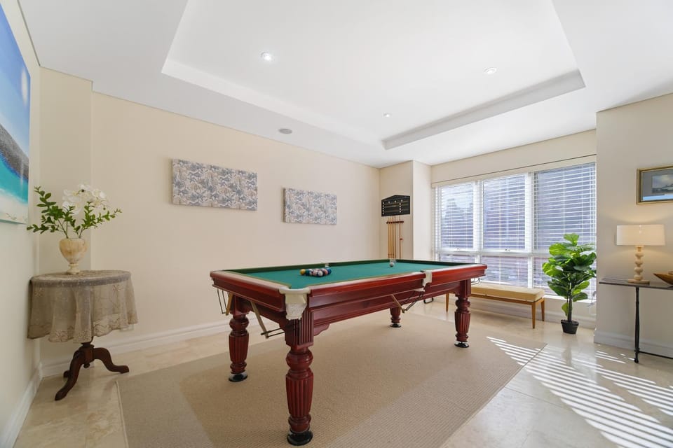 Activities, Billiard, Game Room, Evening entertainment, Entertainment, Quiet street view