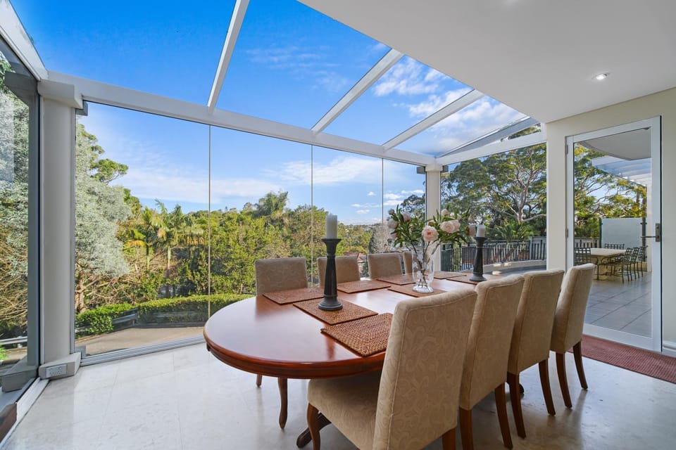 View (from property/room), Dining area, Meeting/conference room, Sunset, Quiet street view, internet