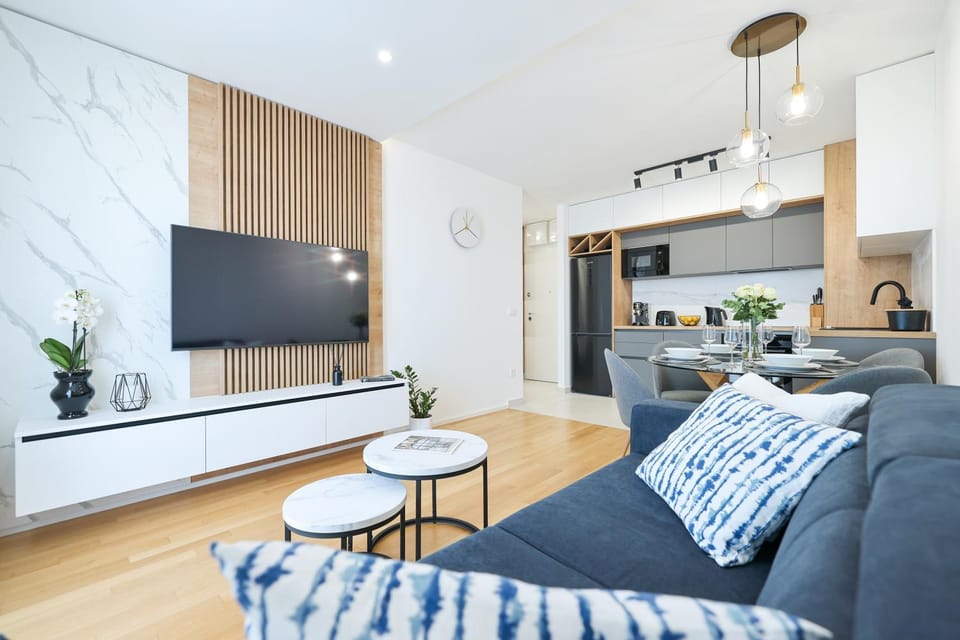 Communal lounge/ TV room, Day, TV and multimedia, Living room, Evening entertainment