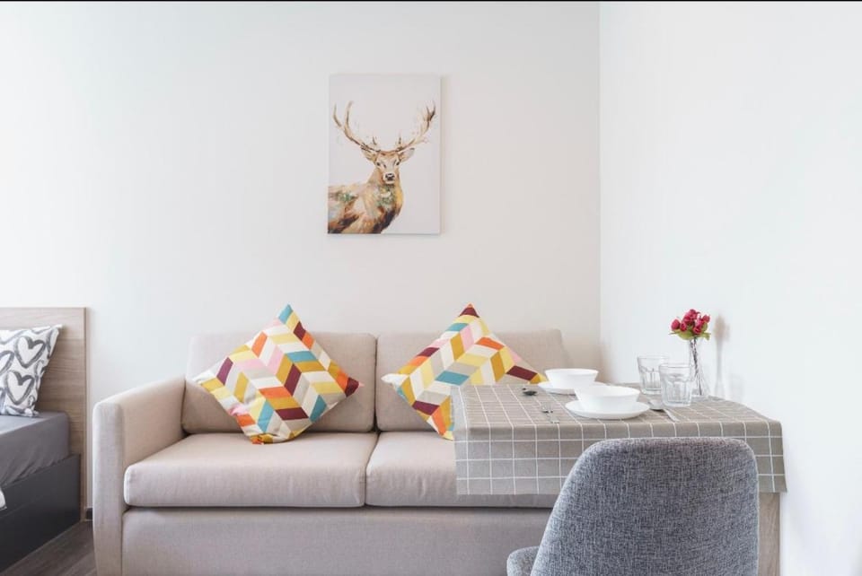 Living room, Seating area