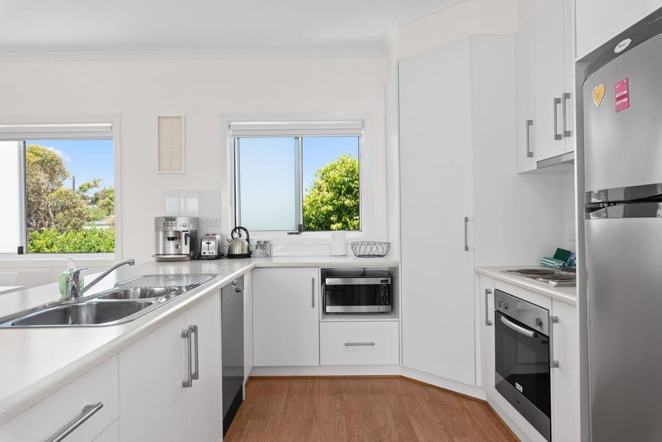 Kitchen or kitchenette, dishwasher, minibar, pet friendly, stove, toaster