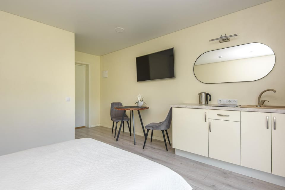 TV and multimedia, Kitchen or kitchenette, Dining area, kitchen