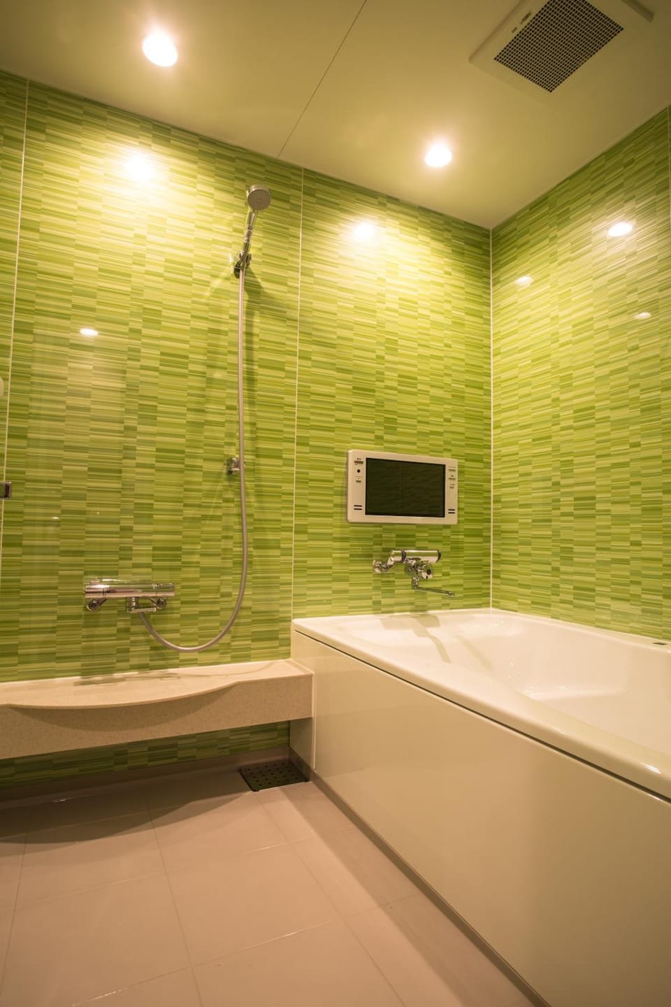 Shower, Bath