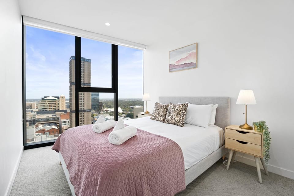 NEW Skyline View Luxury Apt Homey Heart of ADL Apartment in Adelaide