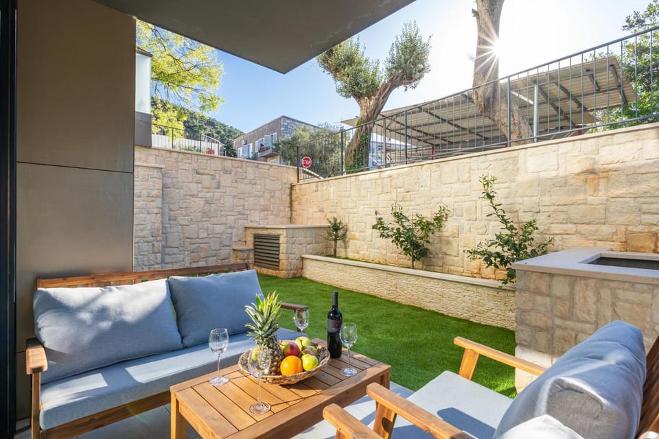 Garden, Balcony/Terrace