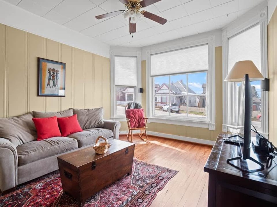 TV and multimedia, Living room, Seating area