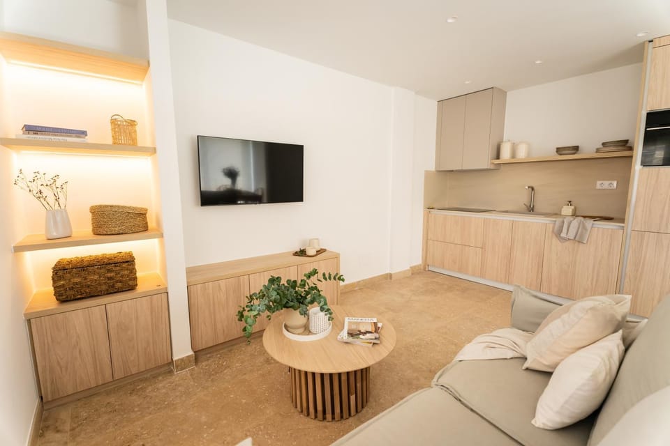 TV and multimedia, Living room, Seating area, internet