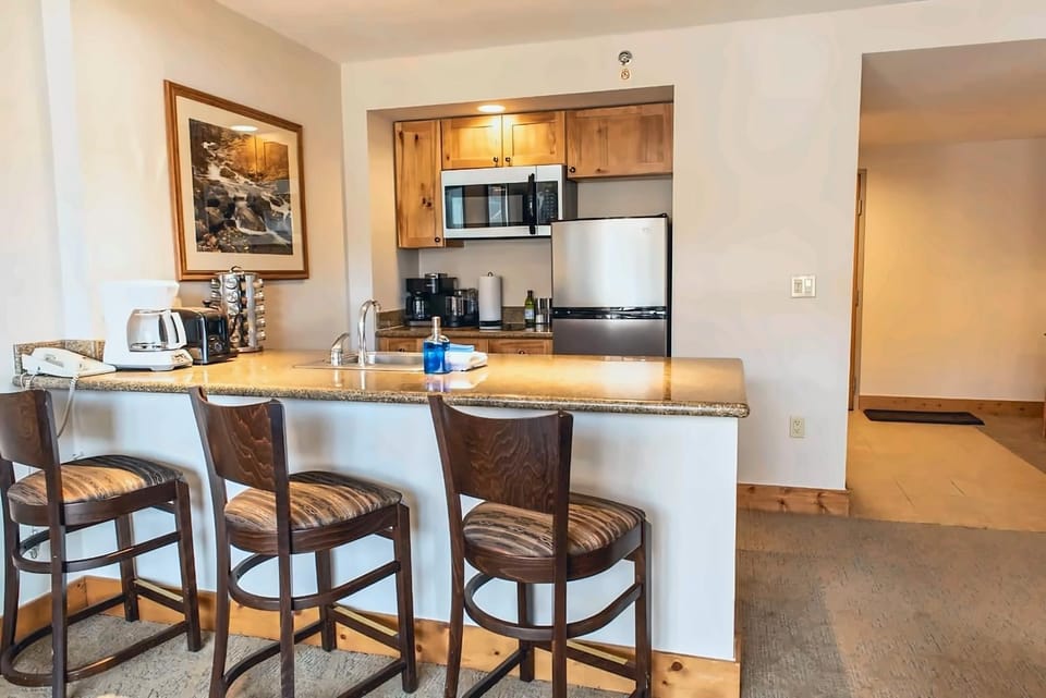 1bd SUITE 504 Perfect Location with Pool and Hot Tub House in Colorado