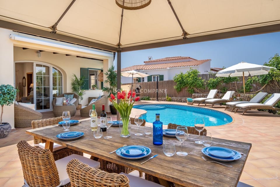 Dining area, Swimming pool