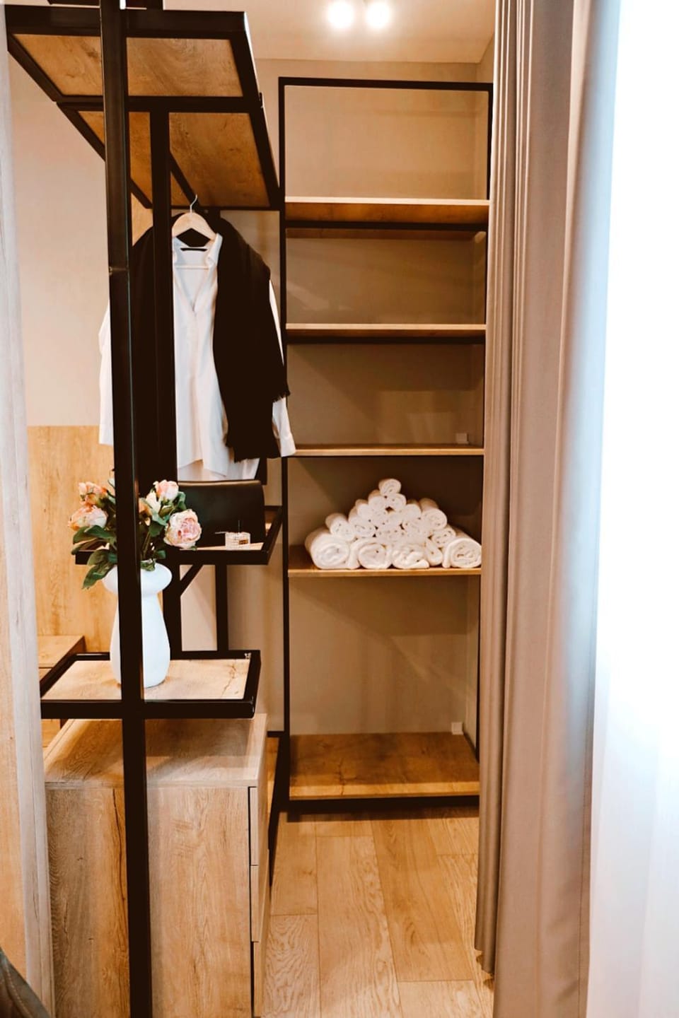 towels, wardrobe