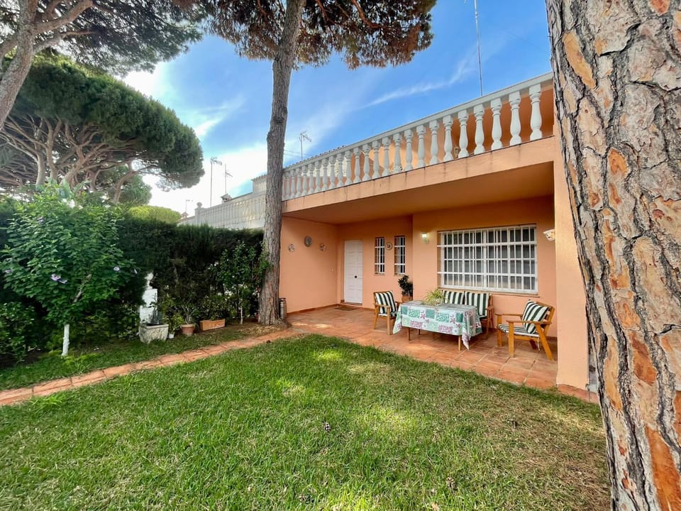 Off site, Garden