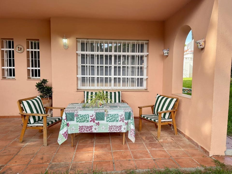 Patio, Off site