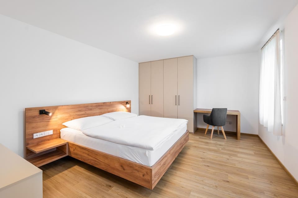 Bed, Bedroom, wardrobe