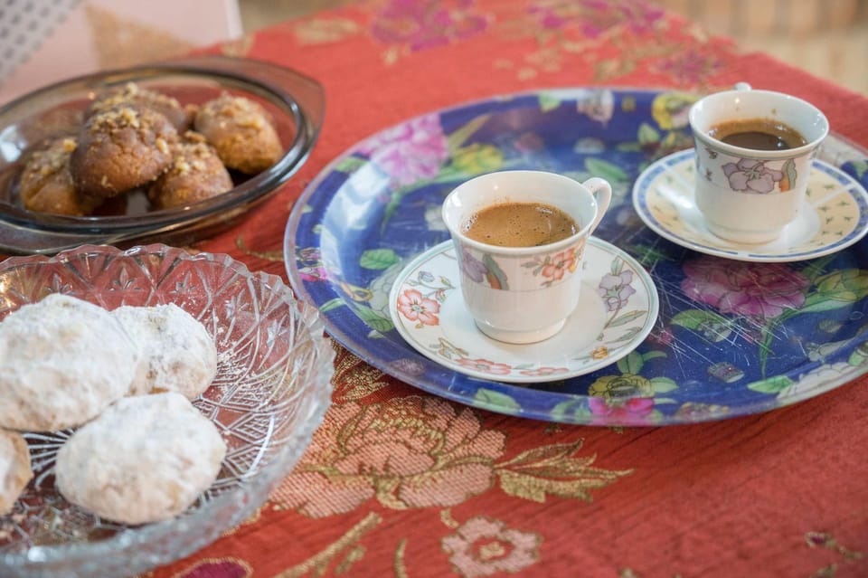 Coffee/tea facilities, Food and drinks, Food