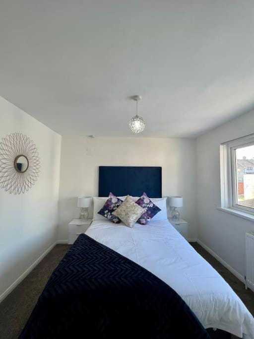 Welsh Getaway Home No 2 - 10 mins to Bike Park Wales House in Merthyr Tydfil