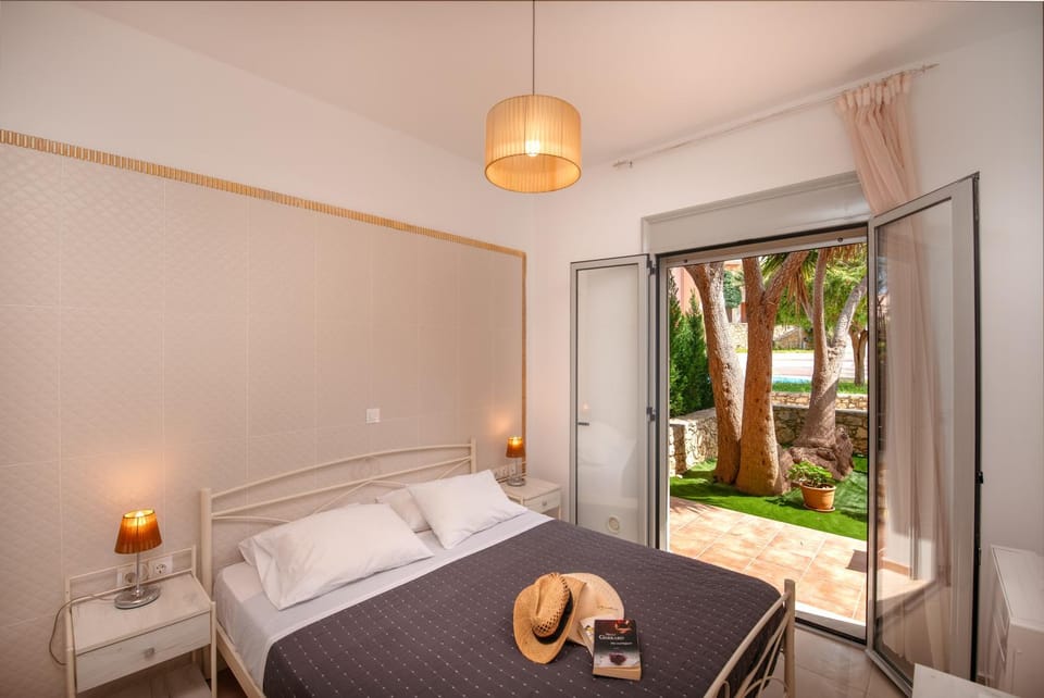Bed, Natural landscape, View (from property/room), Balcony/Terrace, Photo of the whole room, Bedroom, Garden view