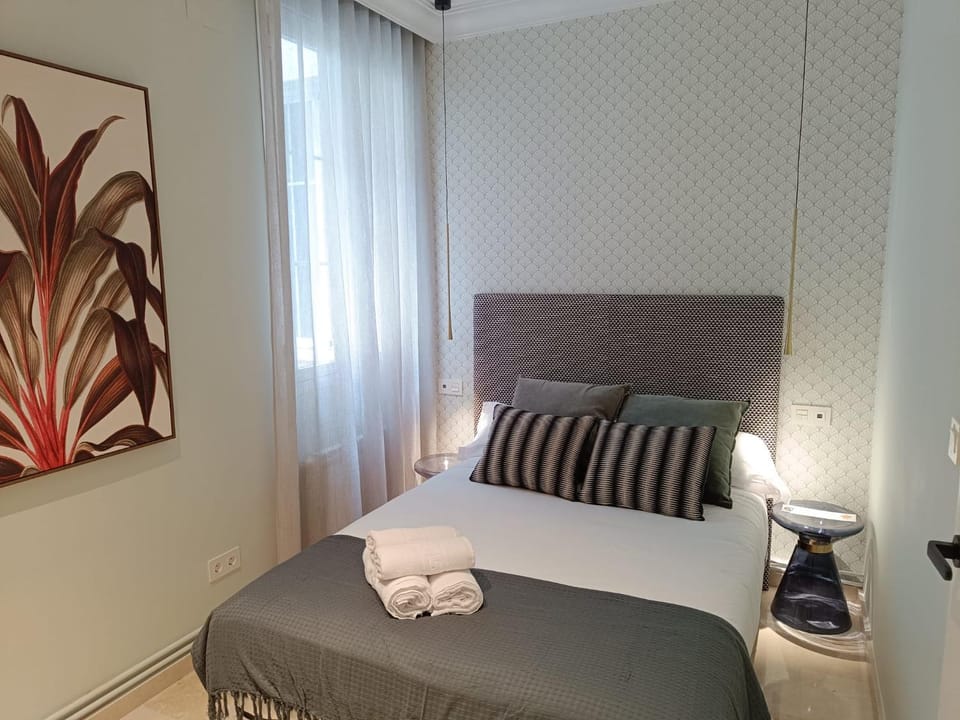 Pie de Torre Catedral Apartment in Granada