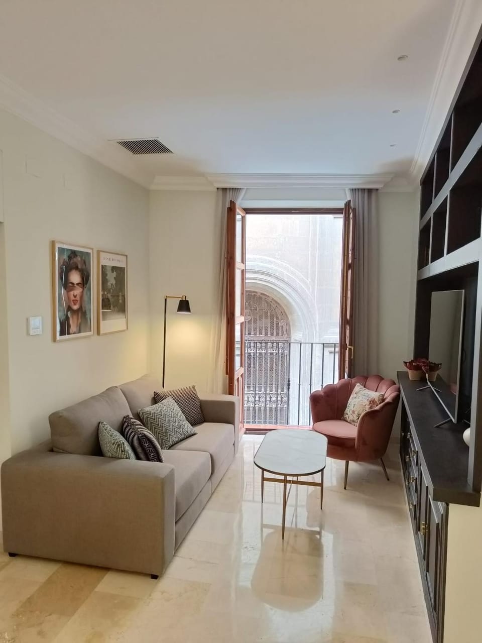 Pie de Torre Catedral Apartment in Granada