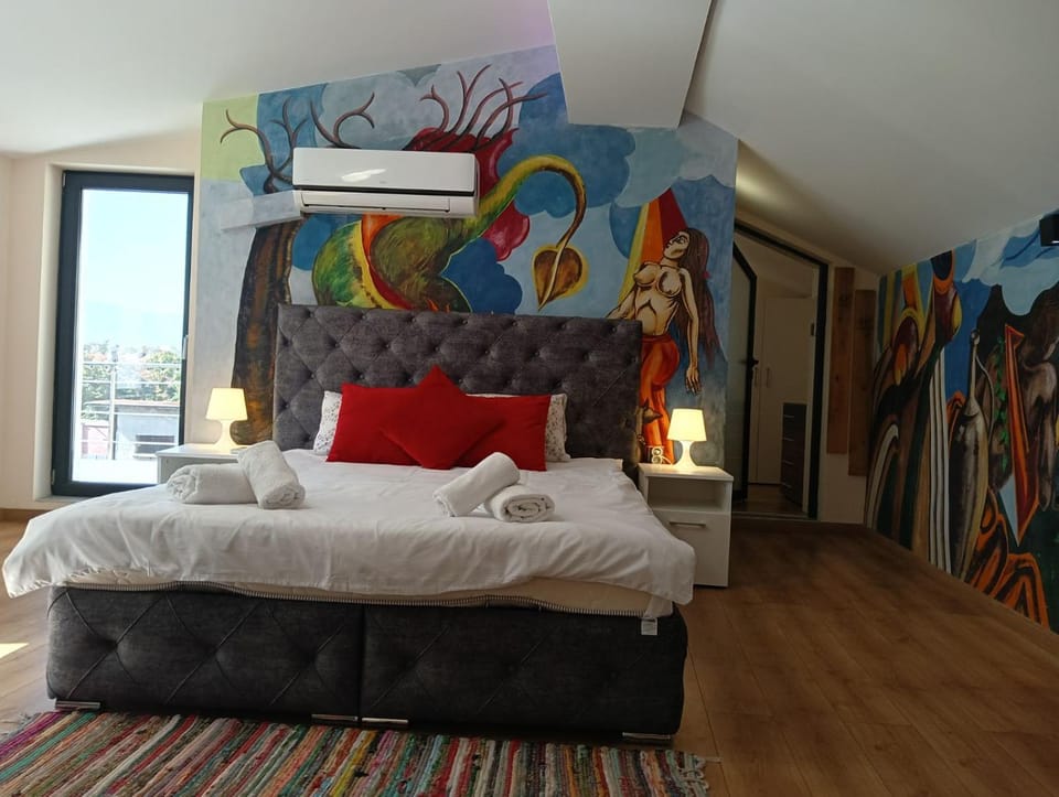 Bed, Photo of the whole room, Bedroom, towels, air conditioner