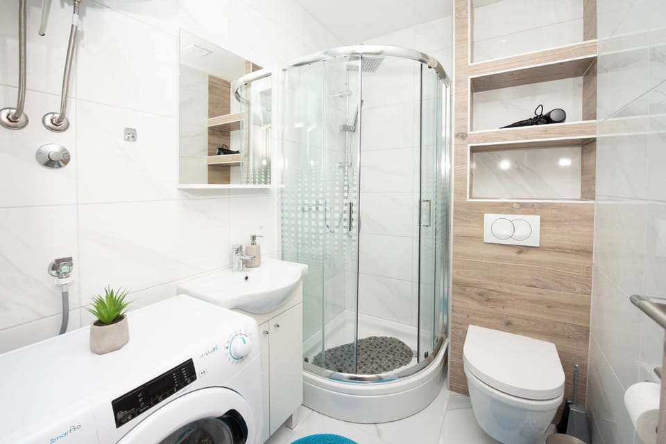 Shower, Toilet, Bathroom, washing machine