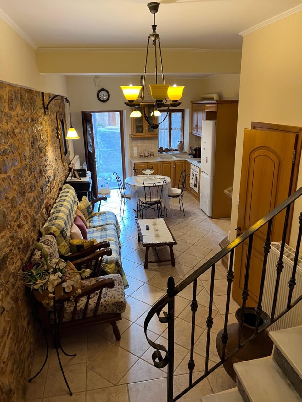 Pyrgos Traditional House Apartment in Decentralized Administration of the Aegean