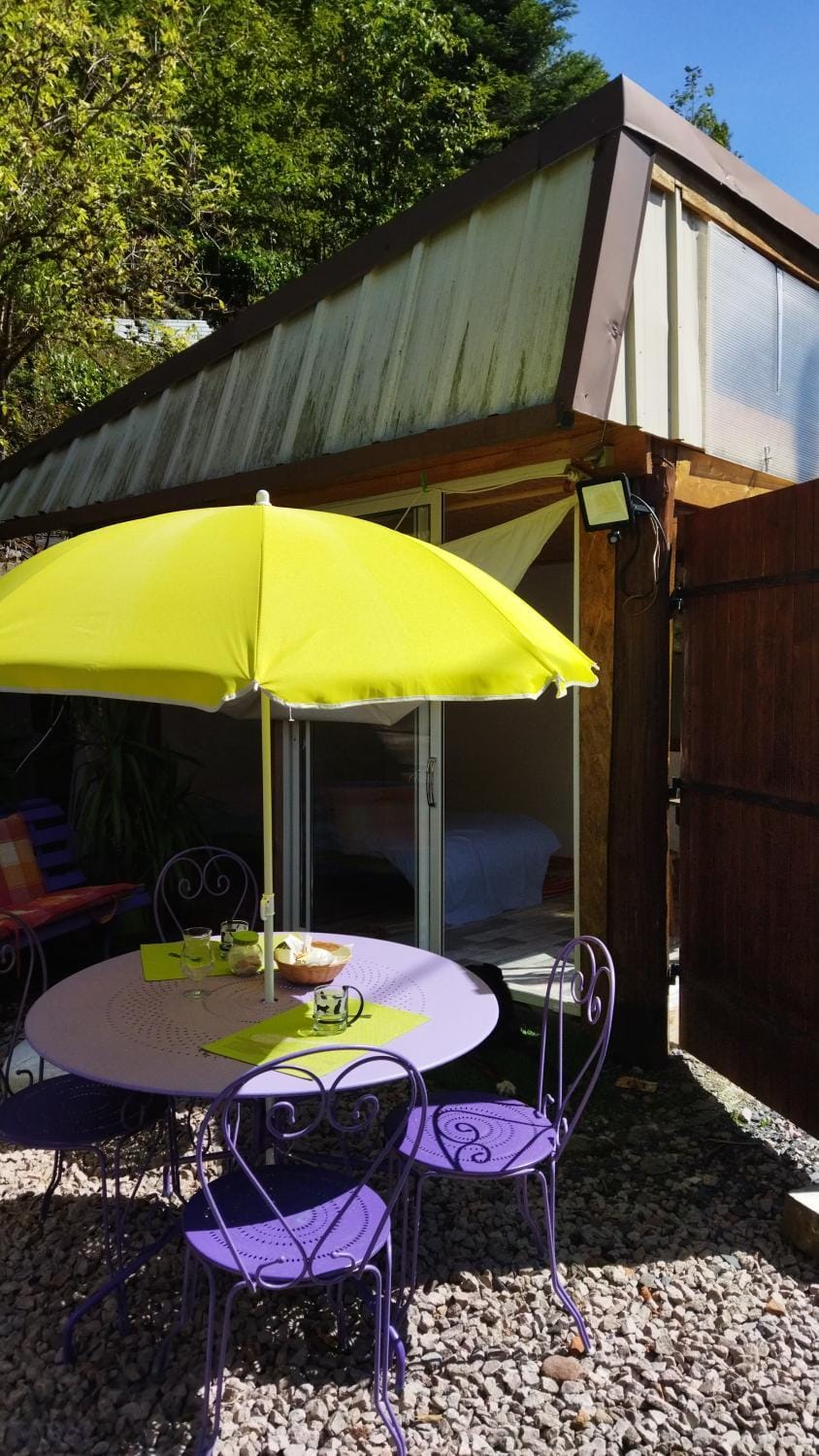 Abri de jardin aménagé, chambre Camping Glamour Luxury tent in Grand Est