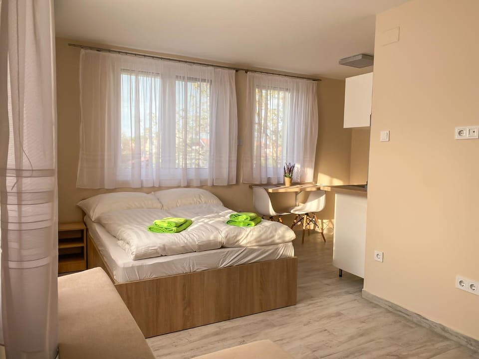 Bed, Photo of the whole room, Bedroom, hair dresser, towels