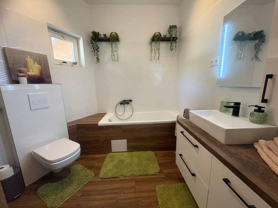 Toilet, Bathroom, Bath, towels