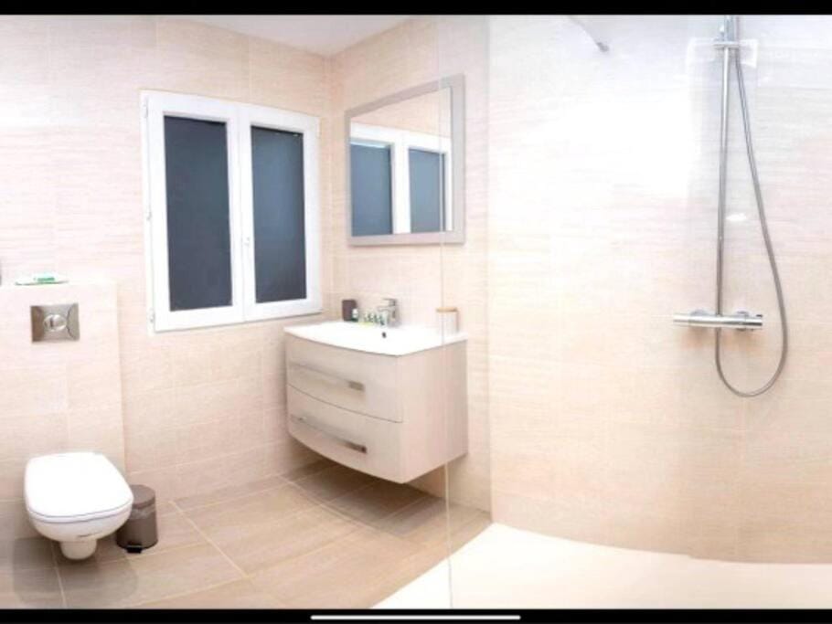 Shower, Toilet, Bathroom