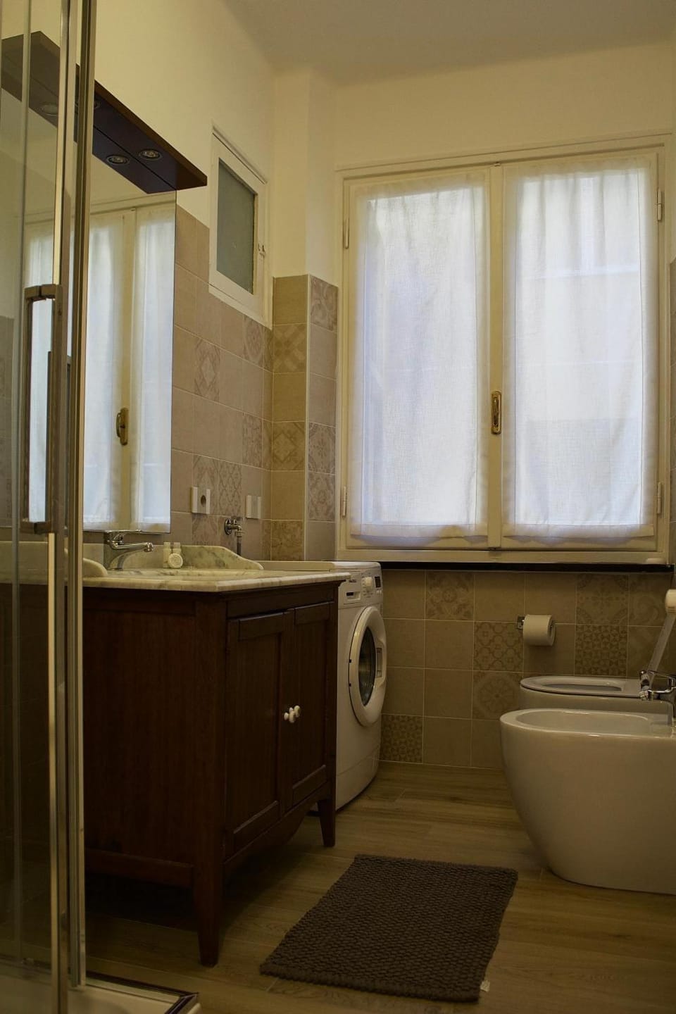 Bathroom, Living room