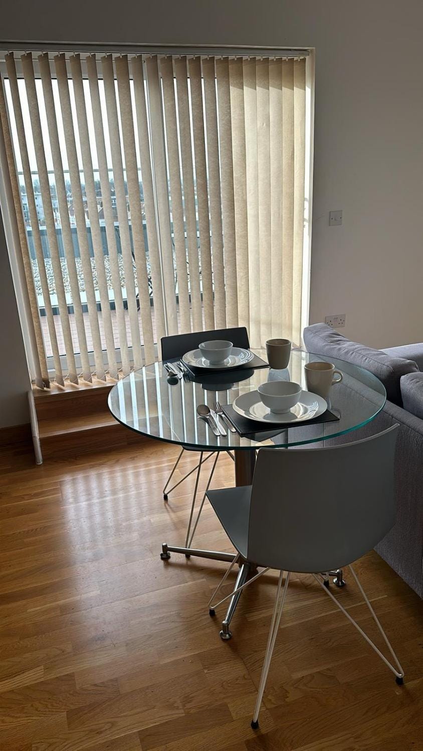 Modern 2 bed flat with balcony Apartment in Southend-on-Sea