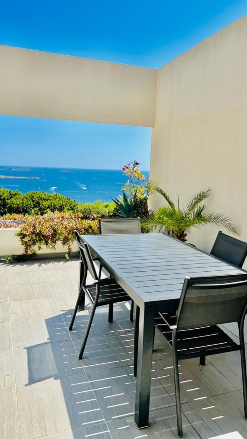 Patio, Day, Natural landscape, View (from property/room), Balcony/Terrace, Dining area, Sea view