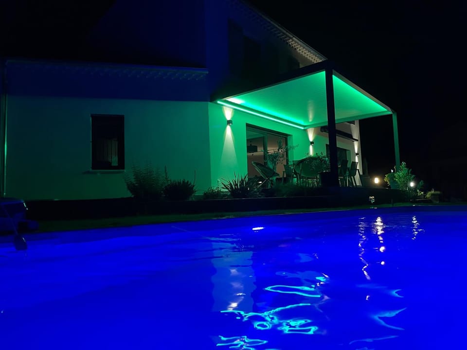Property building, Swimming pool