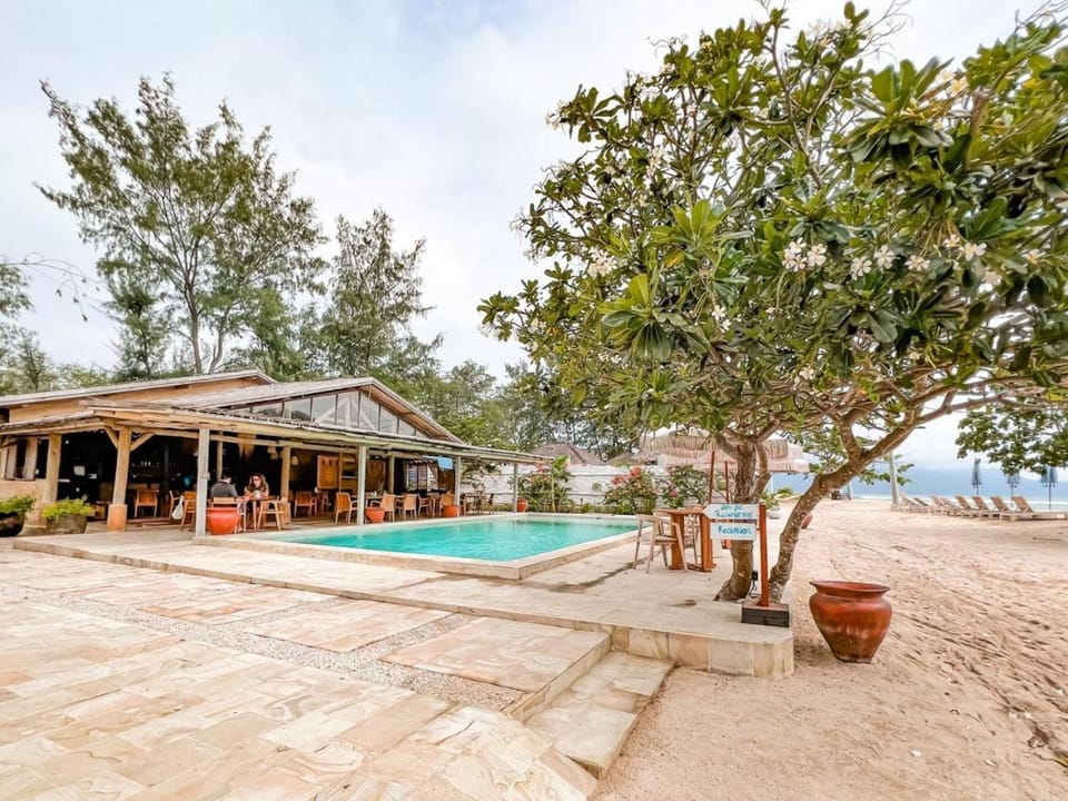 Café Gili Beach Bungalows Resort in Pemenang
