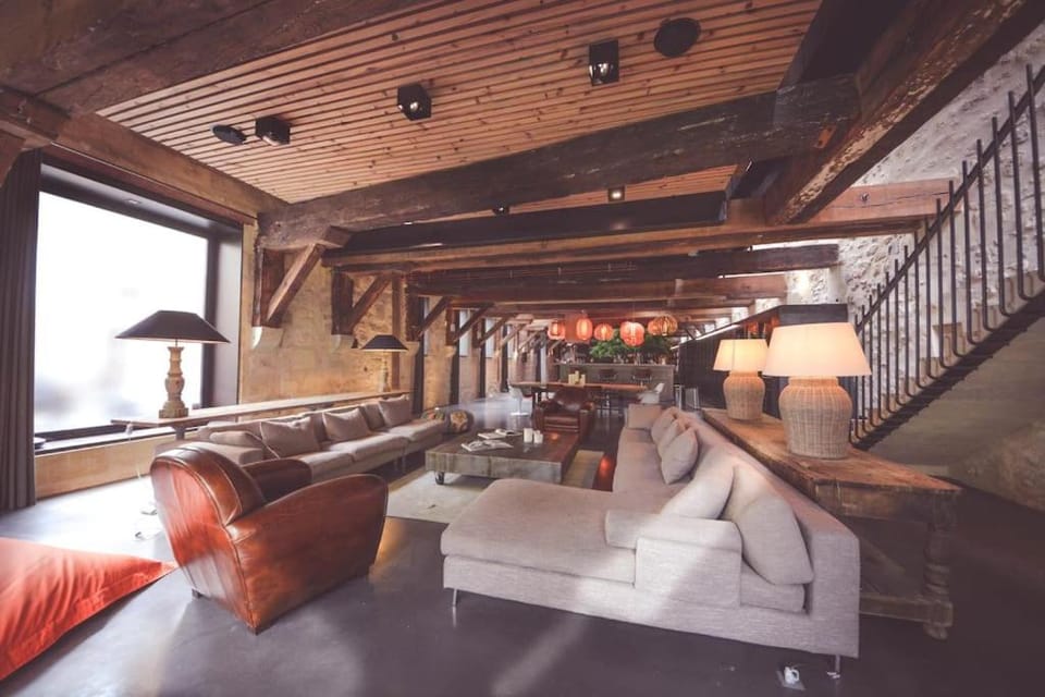 Splendide Chai 700 m2 Bordeaux Villa in Bordeaux