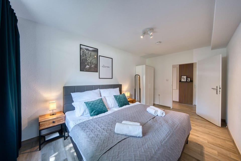 Bed, Photo of the whole room, Bedroom, towels, wardrobe