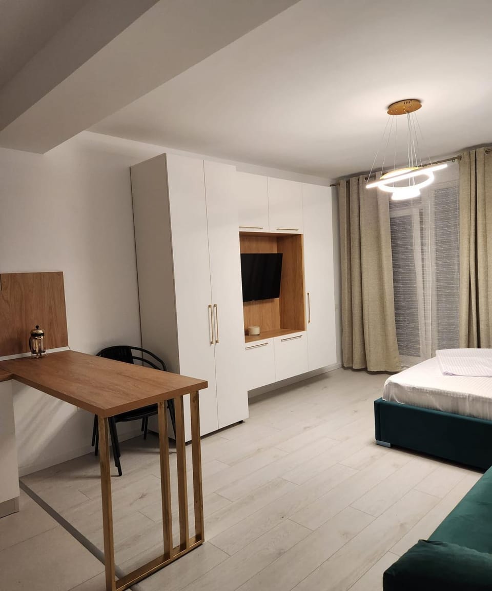 Communal lounge/ TV room, Communal lounge/ TV room, Bed, TV and multimedia, Balcony/Terrace, Bedroom, hair dresser, wardrobe