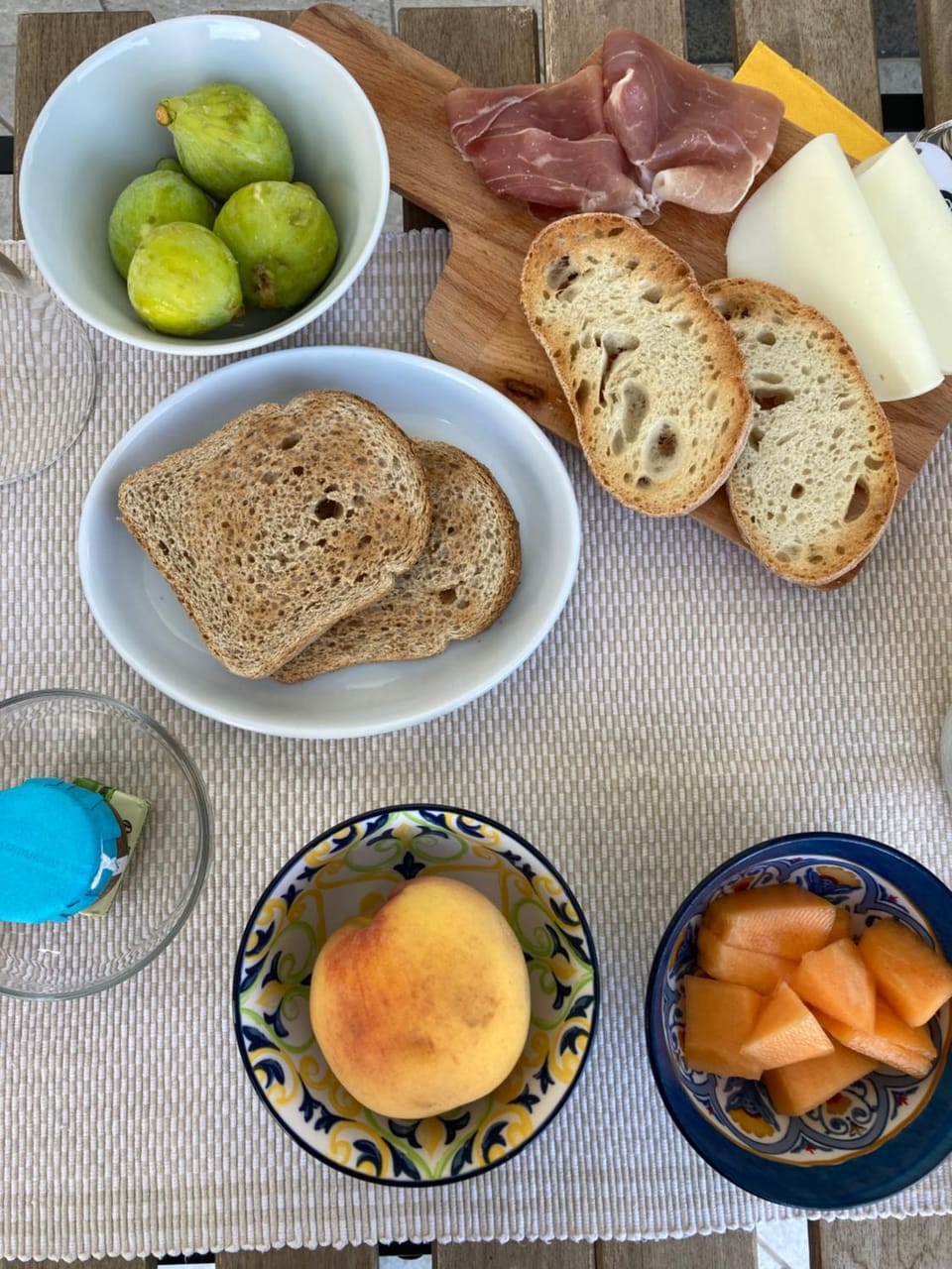 Food and drinks, Food, Continental breakfast