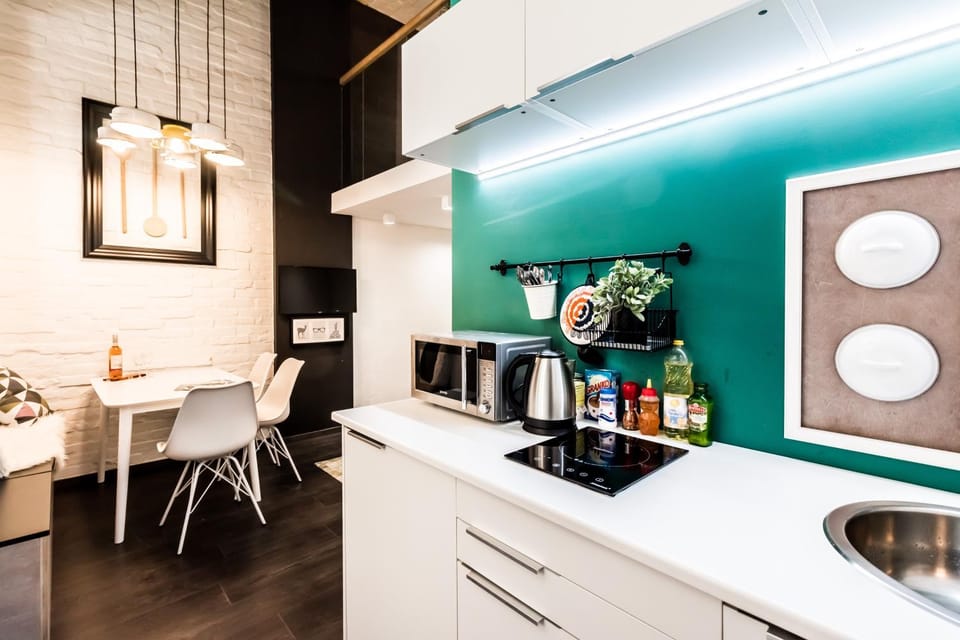 Coffee/tea facilities, Kitchen or kitchenette, Dining area