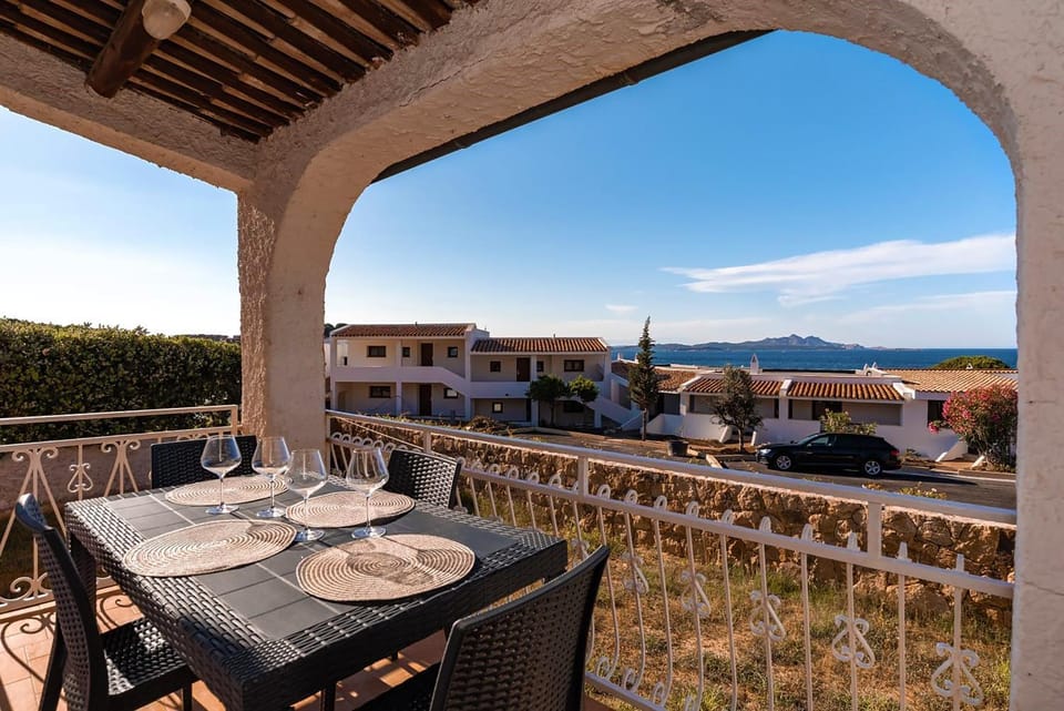 Patio, Day, View (from property/room), Balcony/Terrace, Dining area, Sea view