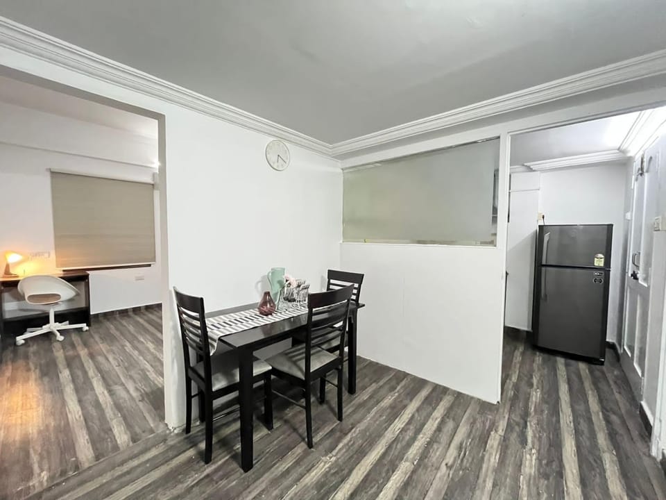 Kitchen or kitchenette, Living room, Seating area, Dining area, minibar