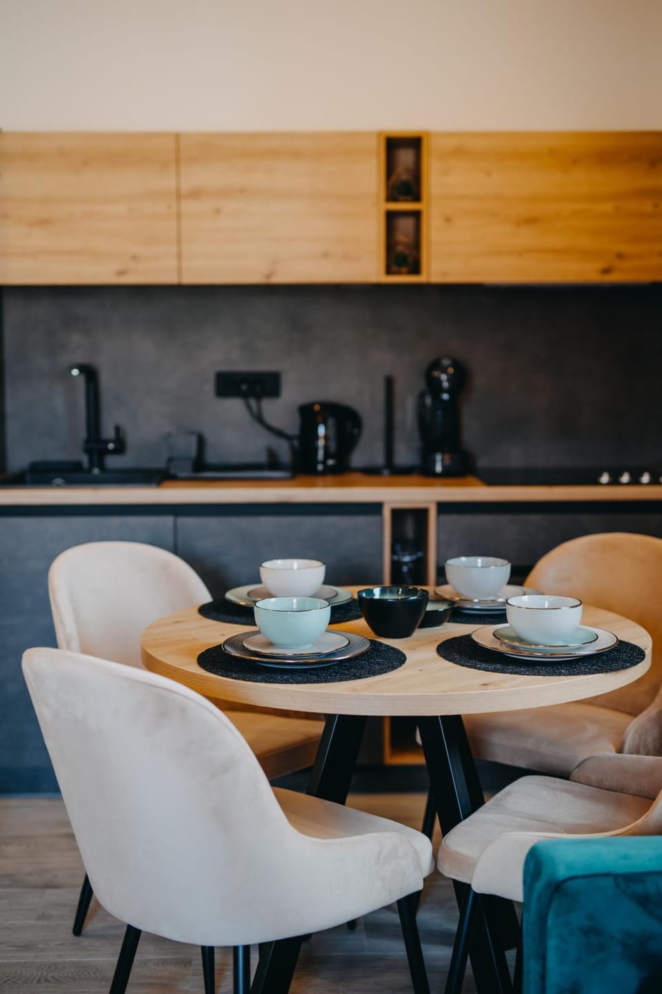 Kitchen or kitchenette, Dining area