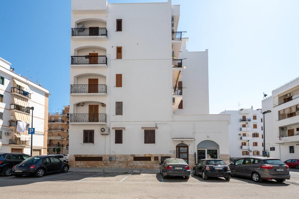 Property building, View (from property/room), Parking