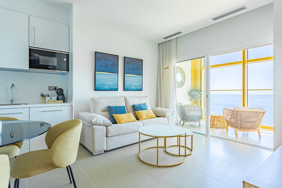 Communal lounge/ TV room, Living room