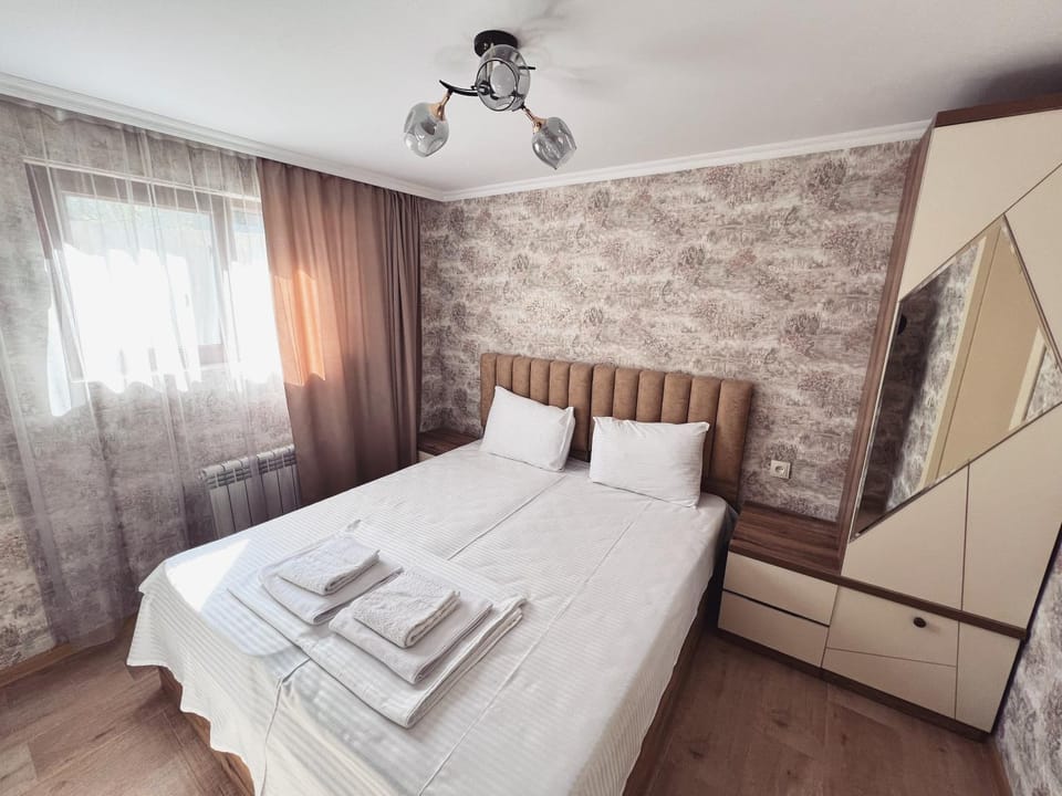 Bed, Photo of the whole room, Bedroom, wardrobe