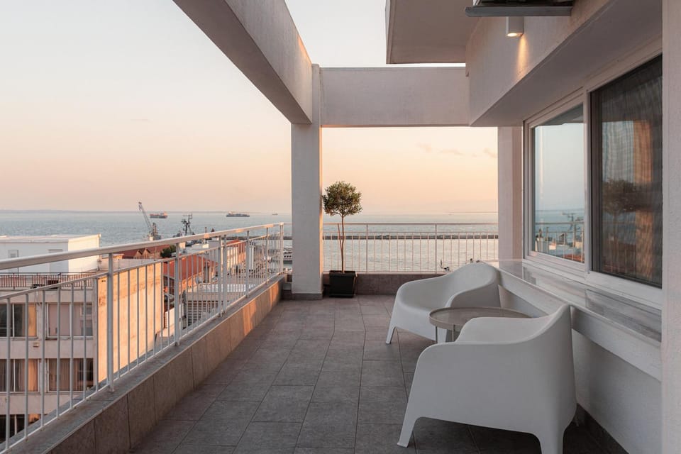 View (from property/room), Balcony/Terrace, Sea view