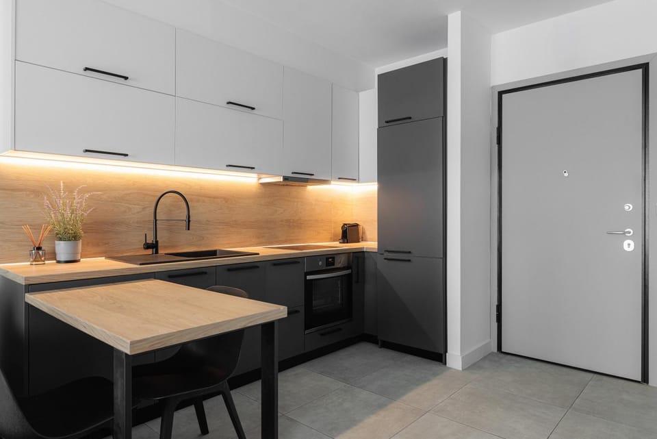 Kitchen or kitchenette, Dining area, stove