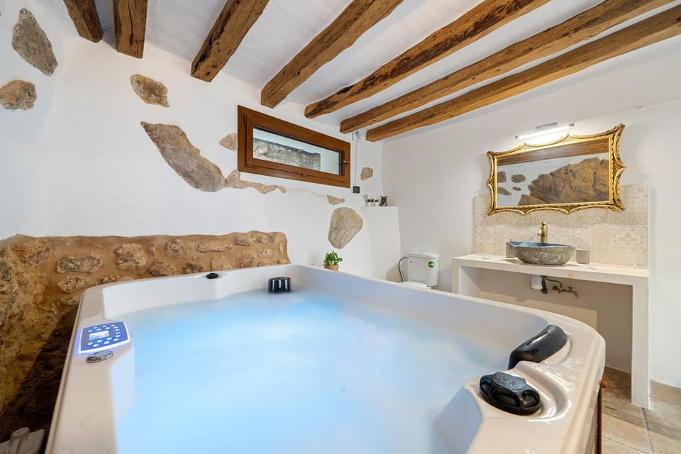 Bathroom, Living room