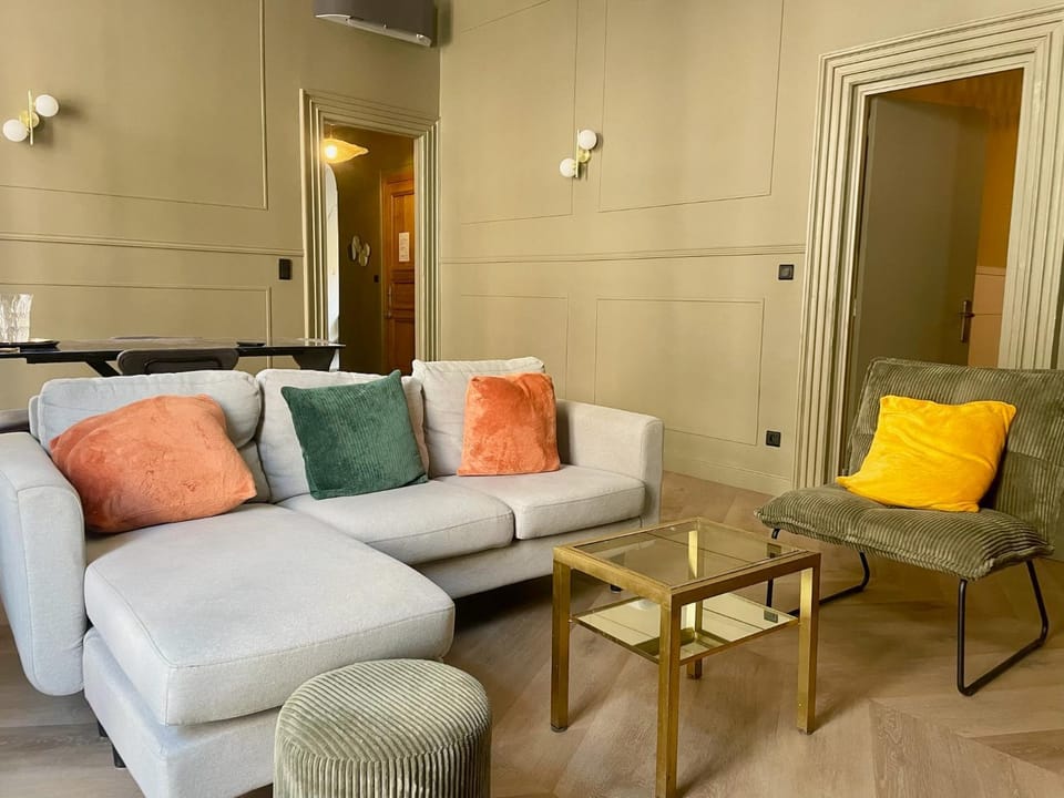 ''Le Général'' Superbe appartement Haussmanien climatisé en coeur de ville Apartment in Occitanie